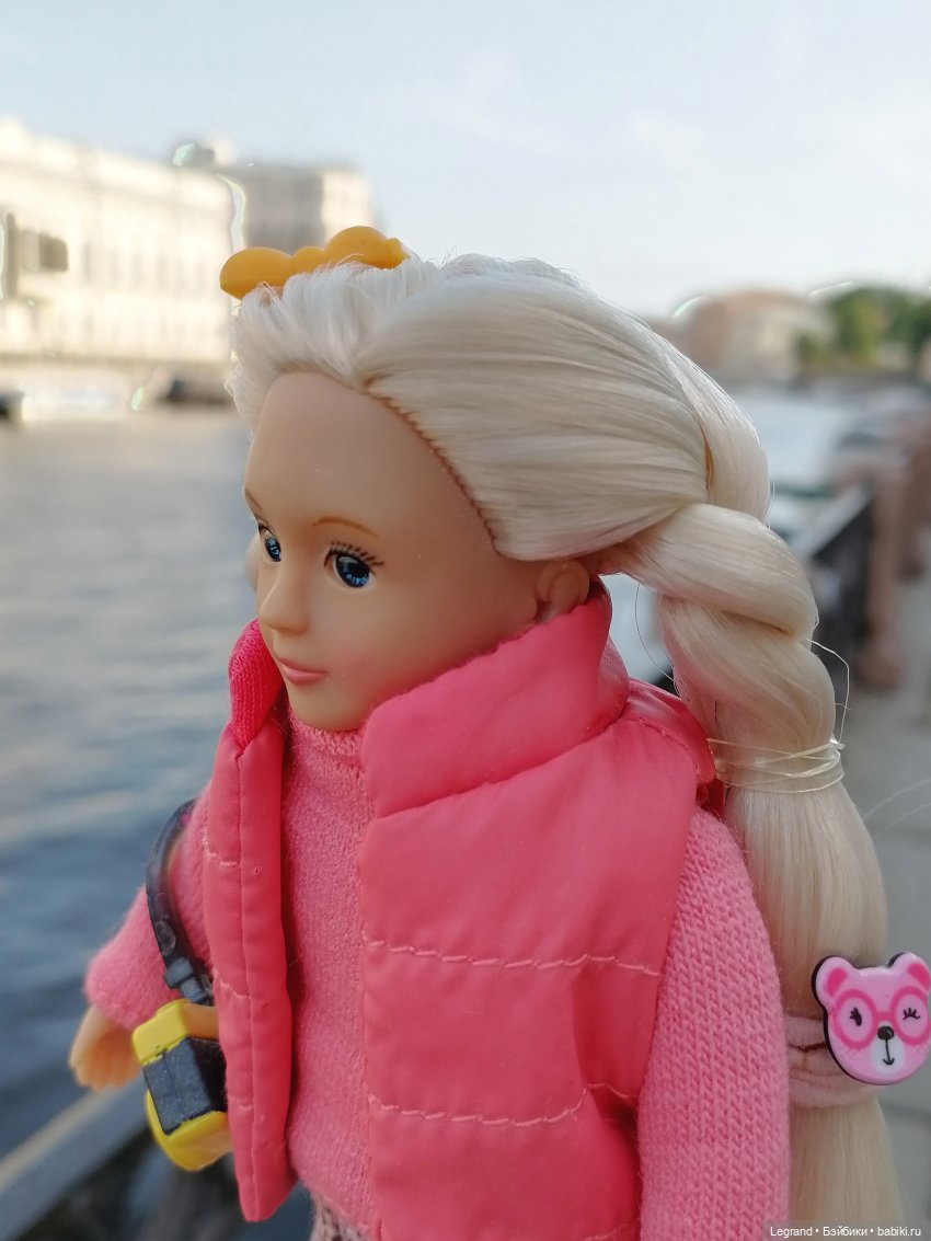 Санкт-Петербург: Кира на прогулке. Фонтанка, Аничков мост - часть первая