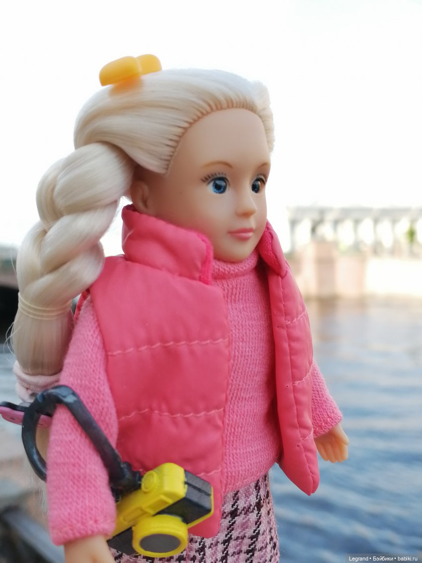 Санкт-Петербург: Кира на прогулке. Фонтанка, Аничков мост - часть первая