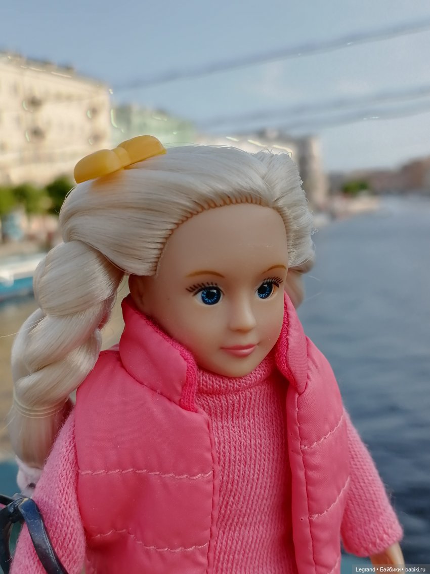 Санкт-Петербург: Кира на прогулке. Фонтанка, Аничков мост - часть первая