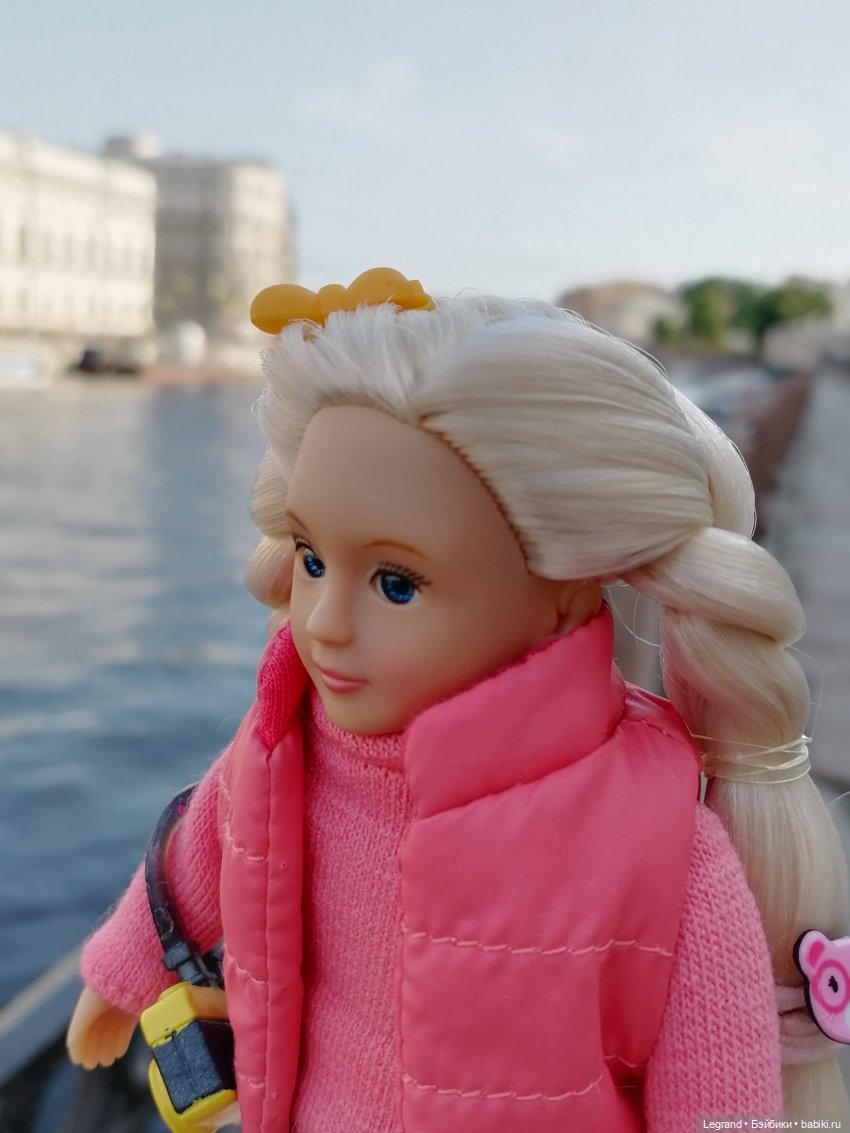 Санкт-Петербург: Кира на прогулке. Фонтанка, Аничков мост - часть первая