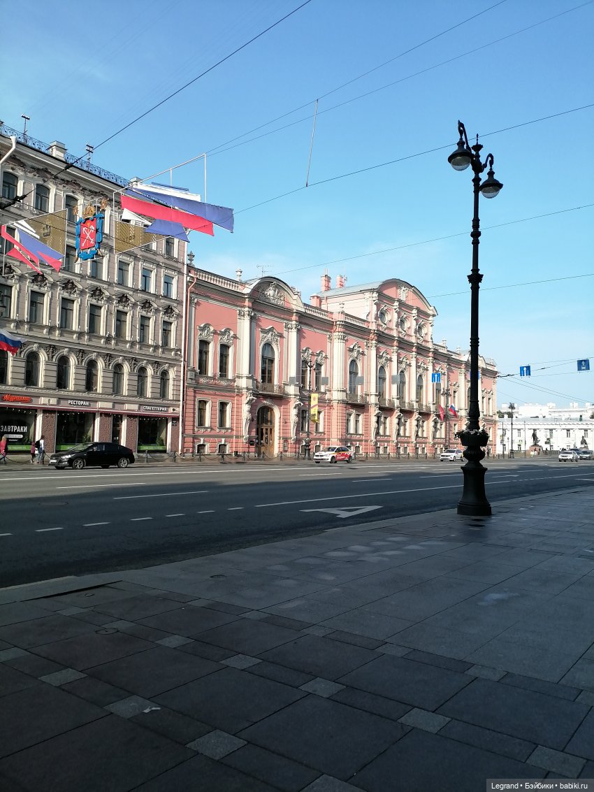 Санкт-Петербург: Невский проспект. Аланья на Аничковом мосту - часть первая