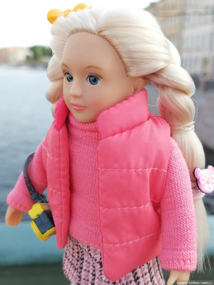 Санкт-Петербург: Кира на прогулке. Фонтанка, Аничков мост - часть первая