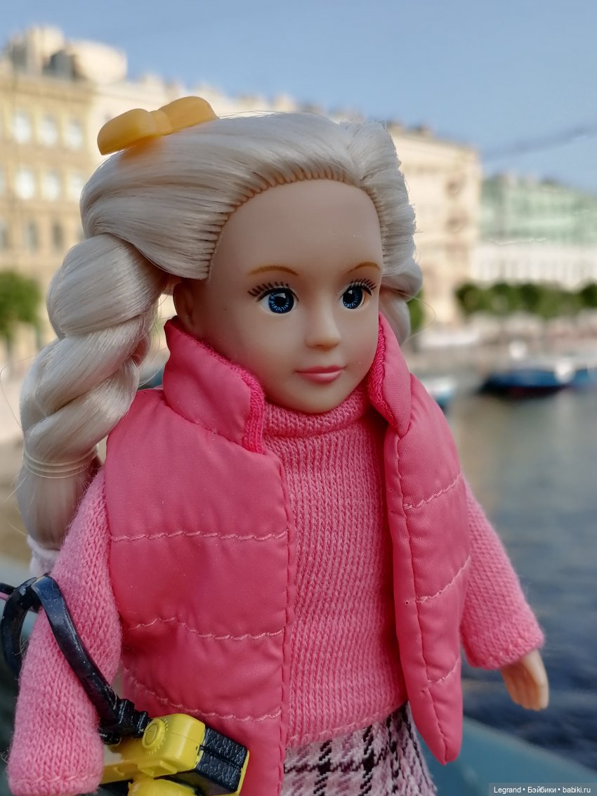 Санкт-Петербург: Кира на прогулке. Фонтанка, Аничков мост - часть первая