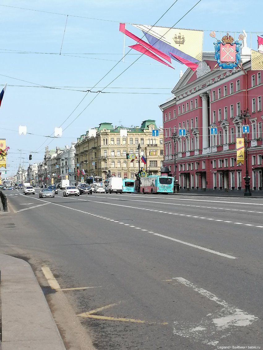 Санкт-Петербург: Невский проспект. Аланья на Аничковом мосту - часть вторая