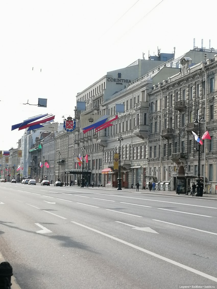 Санкт-Петербург: Невский проспект. Аланья на Аничковом мосту - часть вторая