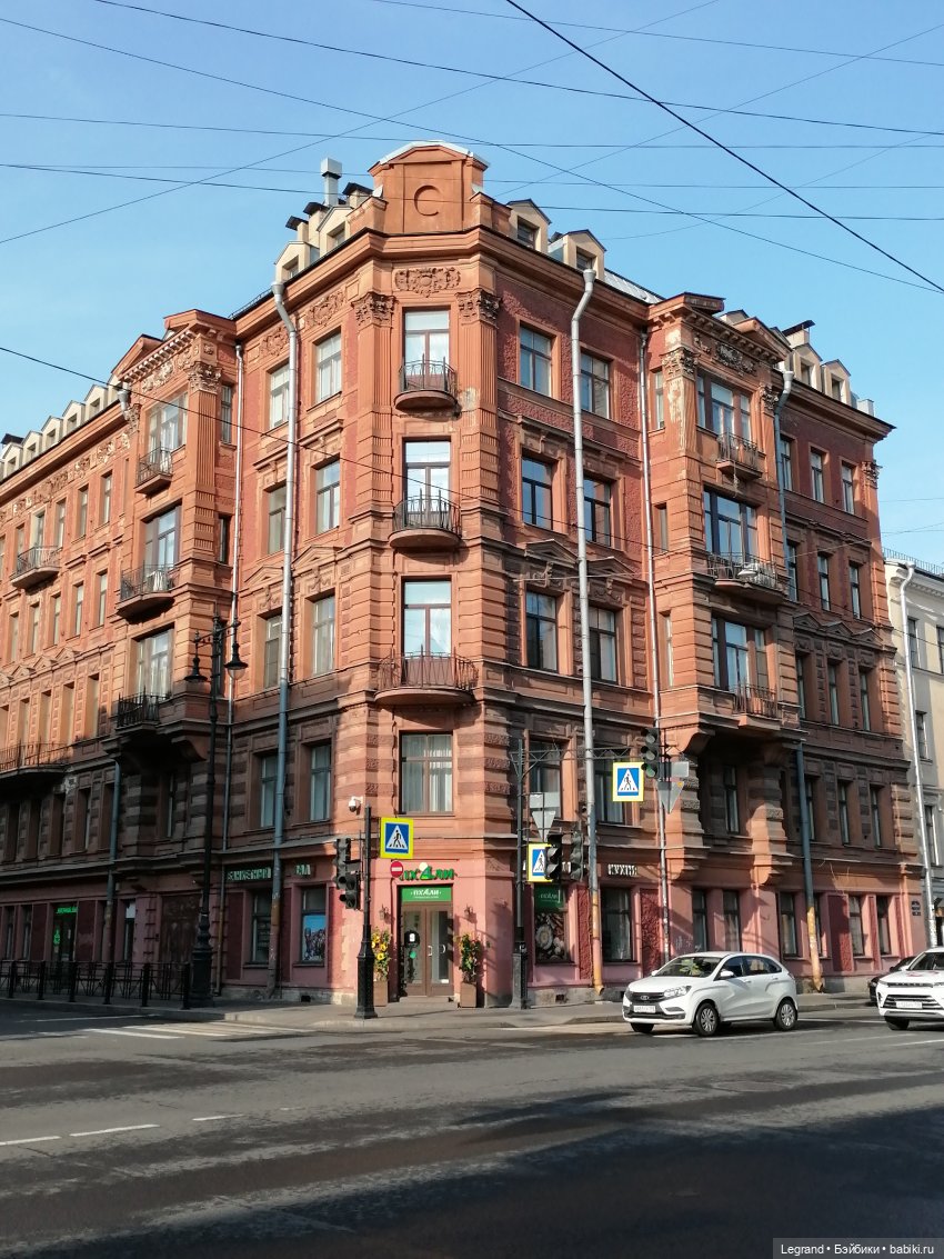 Санкт-Петербург: длинная прогулка с Кирой - по дороге к Невскому