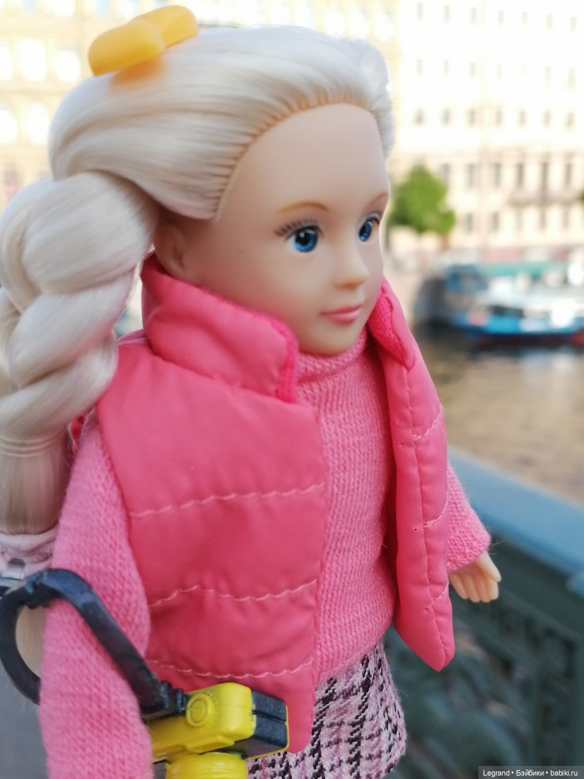 Санкт-Петербург: Кира на прогулке. Фонтанка, Аничков мост - часть первая