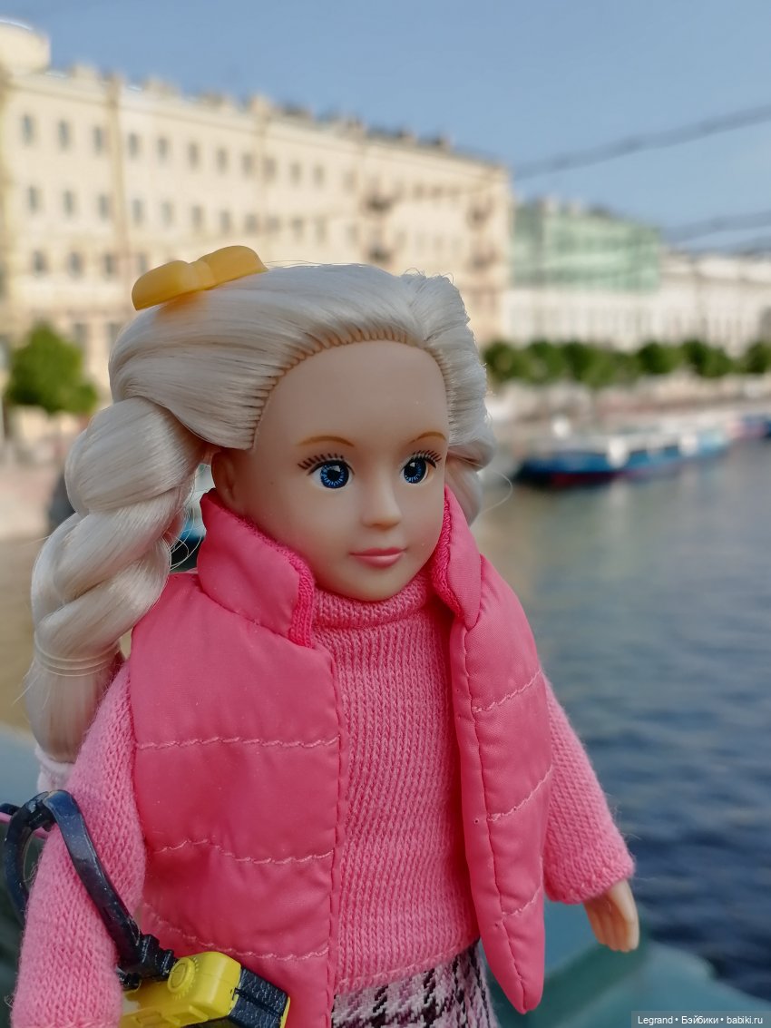 Санкт-Петербург: Кира на прогулке. Фонтанка, Аничков мост - часть первая