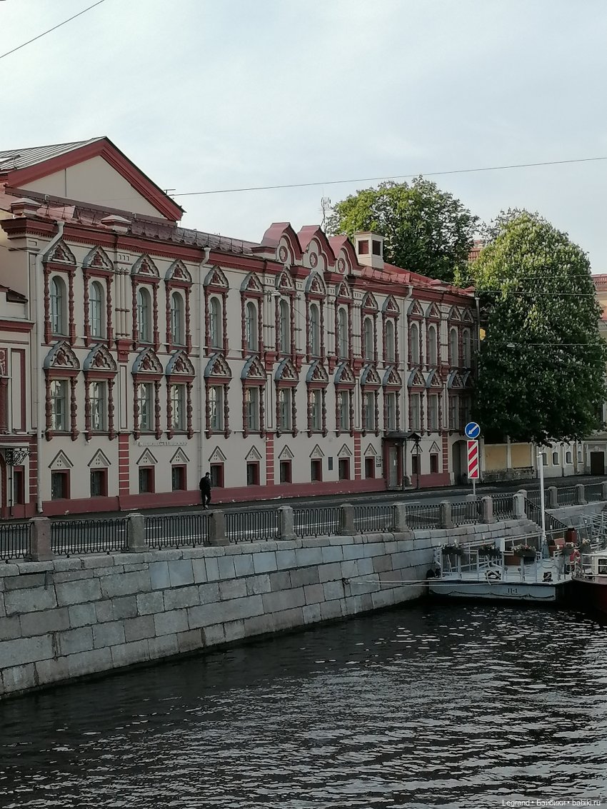 Санкт-Петербург: Невский проспект. Аланья на Аничковом мосту - часть вторая