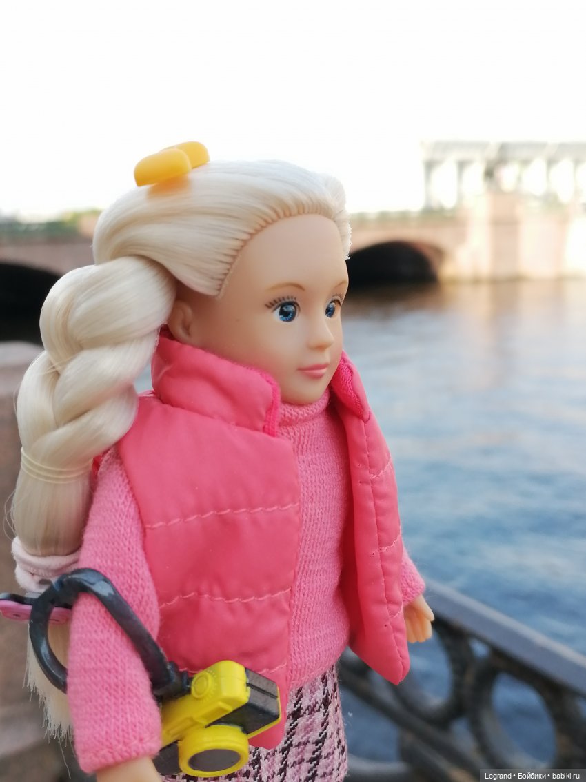 Санкт-Петербург: Кира на прогулке. Фонтанка, Аничков мост - часть первая (фото 8)