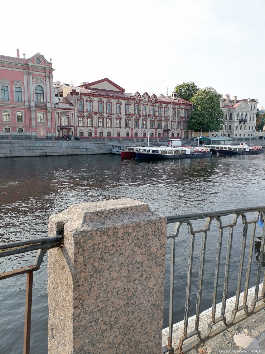 Санкт-Петербург: Невский проспект. Аланья на Аничковом мосту - часть первая