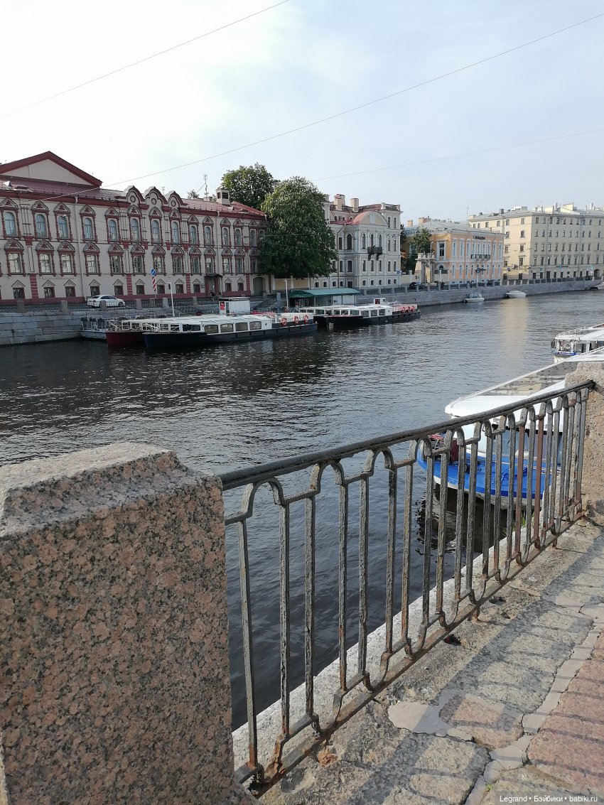 Санкт-Петербург: Невский проспект. Аланья на Аничковом мосту - часть первая