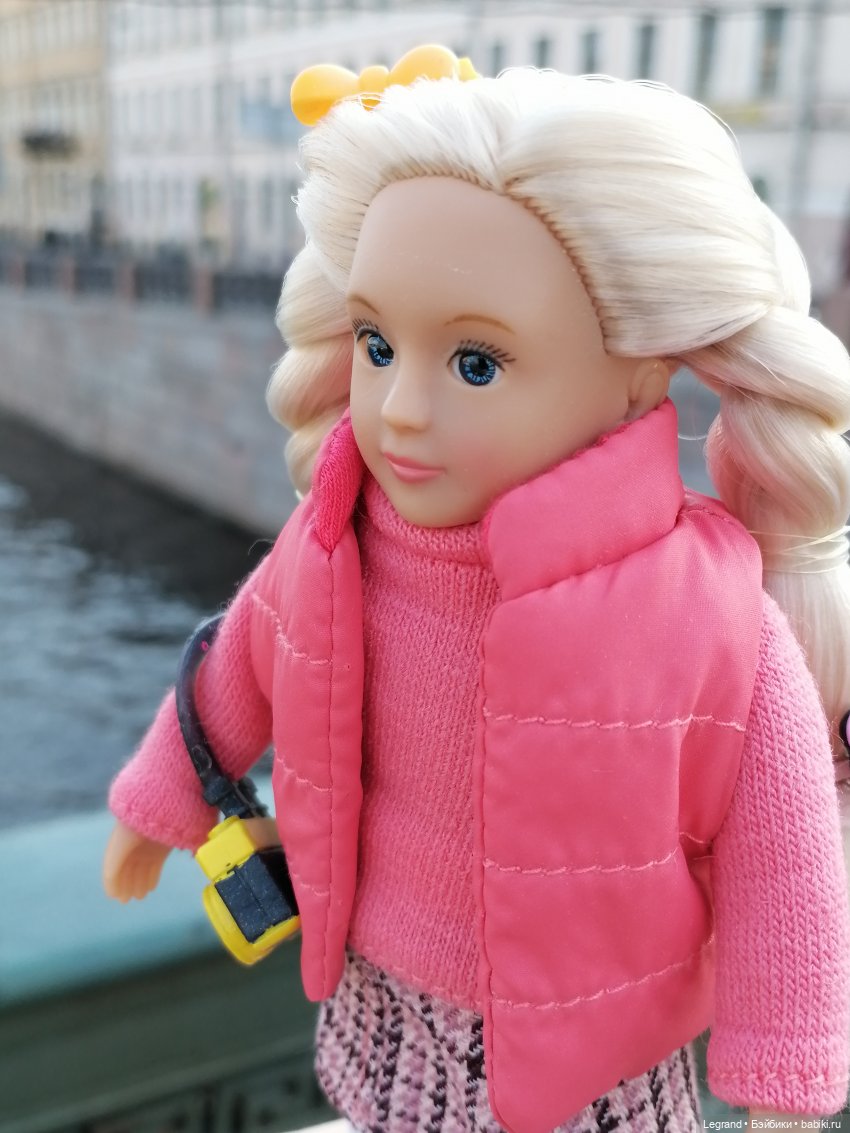 Санкт-Петербург: Кира на прогулке. Фонтанка, Аничков мост - часть первая