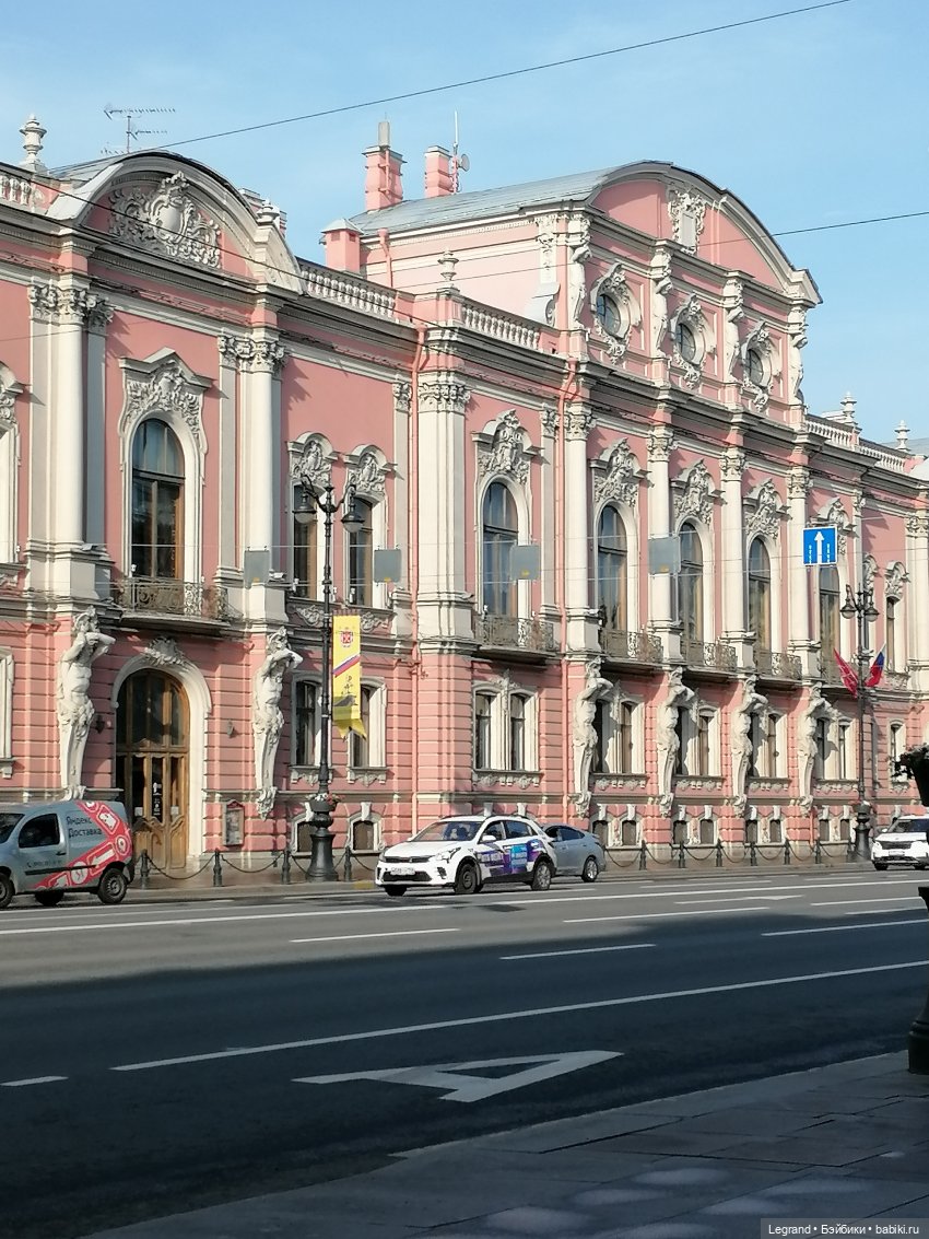 Санкт-Петербург: Невский проспект. Аланья на Аничковом мосту - часть первая