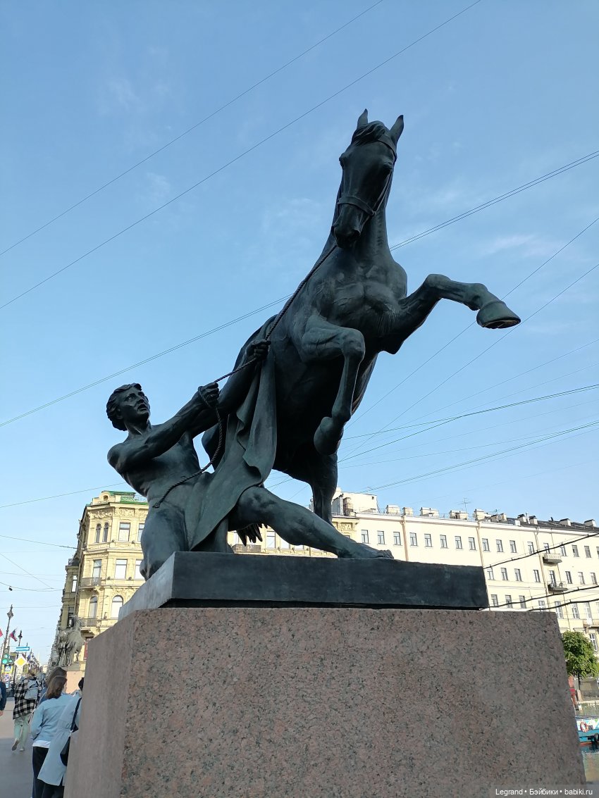 Санкт-Петербург: Кира на прогулке. Фонтанка, Аничков мост - часть первая (фото 5)