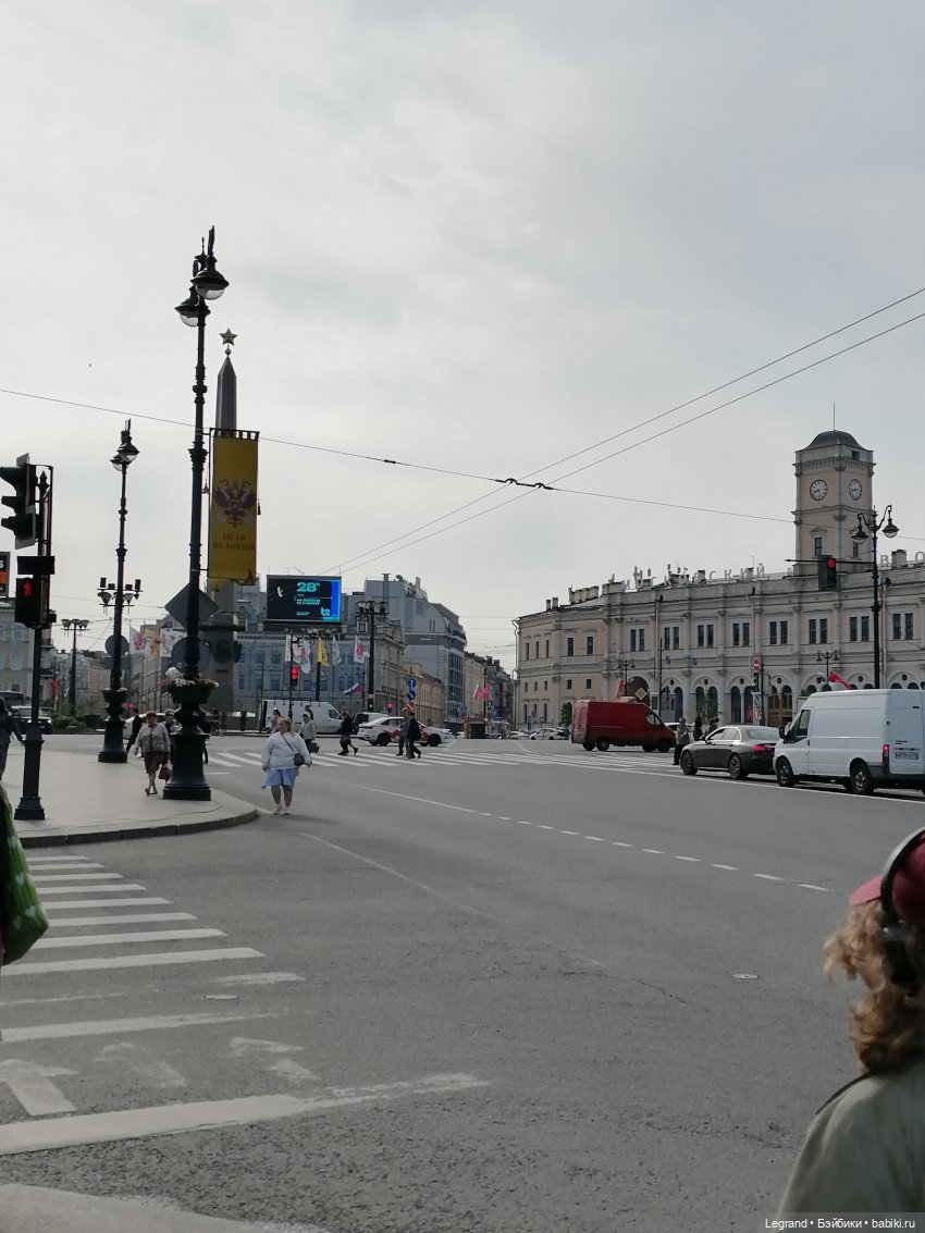 Санкт-Петербург: Кира и Аланья на ул. Восстания