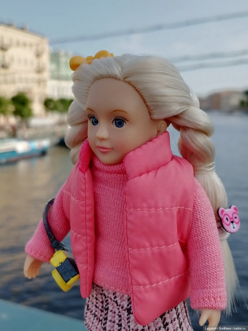 Санкт-Петербург: Кира на прогулке. Фонтанка, Аничков мост - часть вторая (фото 4)