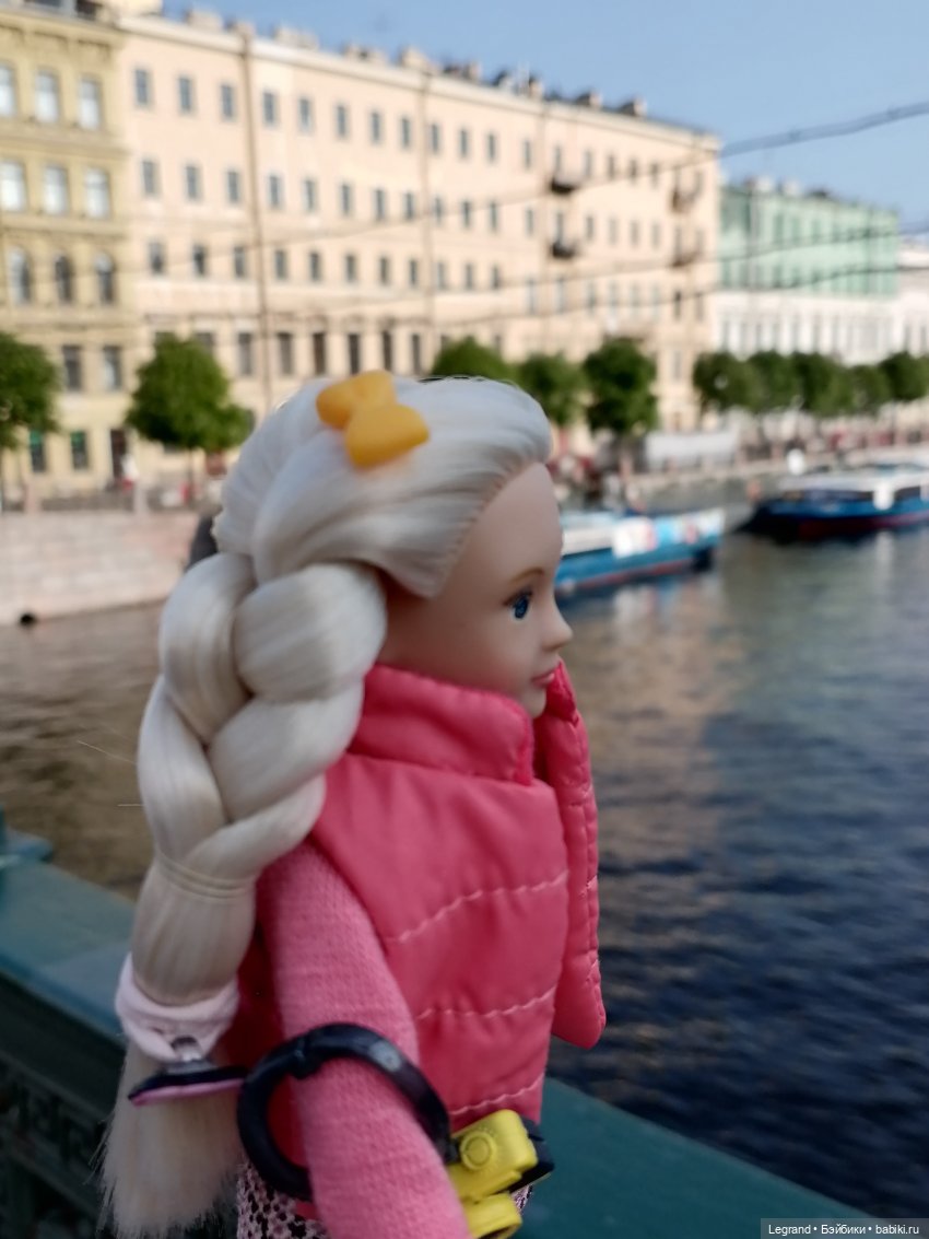 Санкт-Петербург: Кира на прогулке. Фонтанка, Аничков мост - часть вторая (фото 10)