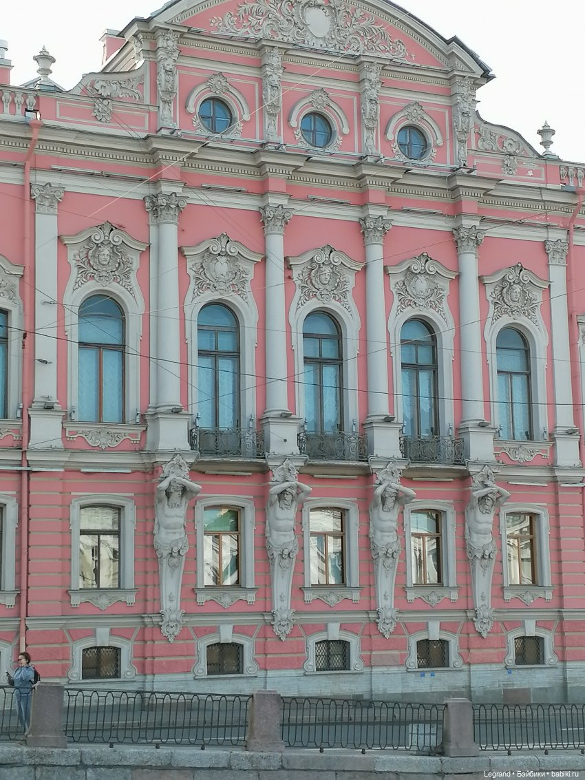 Санкт-Петербург: Кира на прогулке. Фонтанка, Аничков мост - часть вторая