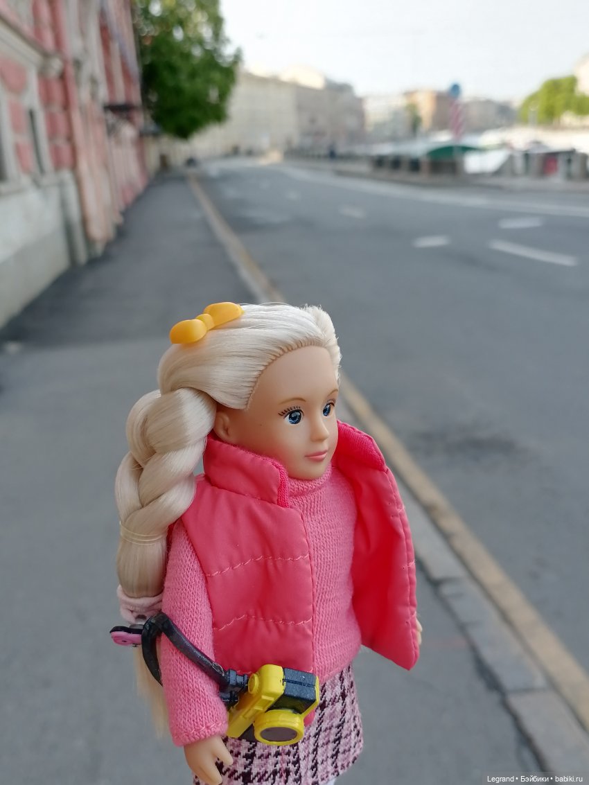 Санкт-Петербург: Кира на прогулке. Фонтанка, Аничков мост - часть вторая