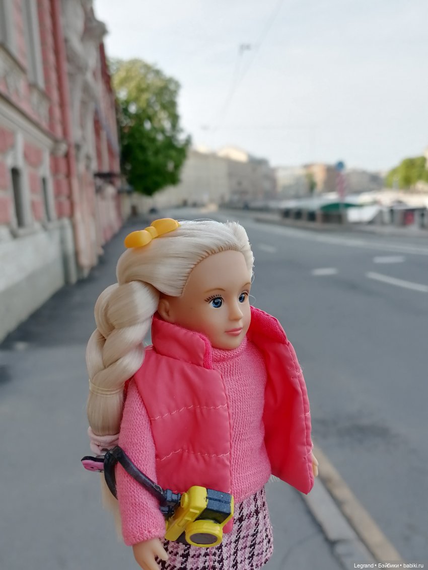 Санкт-Петербург: Кира на прогулке. Фонтанка, Аничков мост - часть вторая