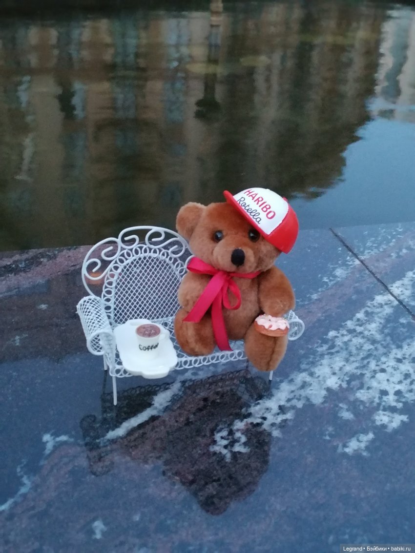 Из жизни моих мишек: Мишель и вечерний кофе в Парадном