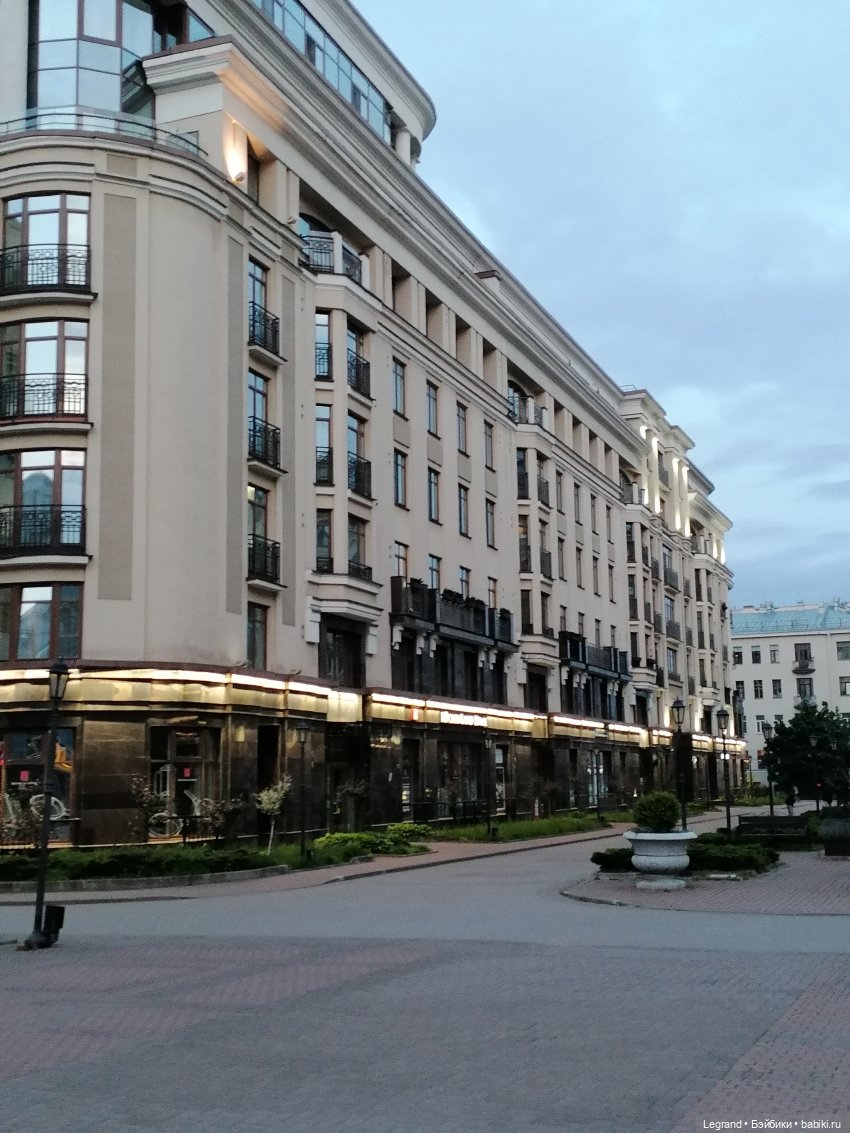 Из жизни моих мишек: Мишель и вечерний кофе в Парадном