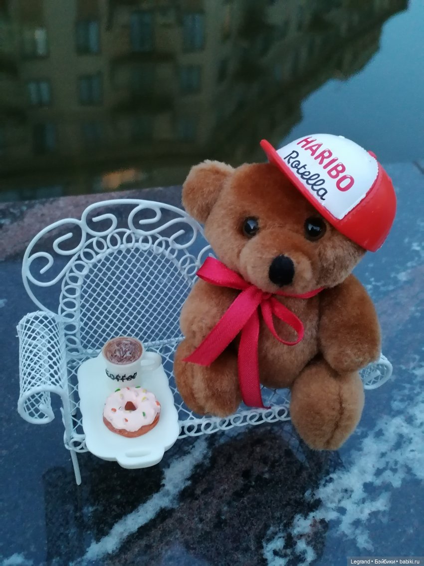 Из жизни моих мишек: Мишель и вечерний кофе в Парадном