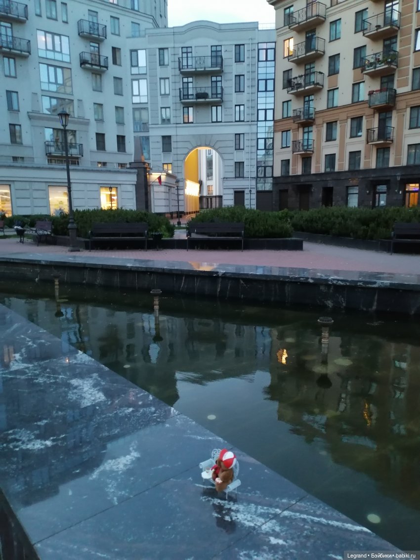 Из жизни моих мишек: Мишель и вечерний кофе в Парадном