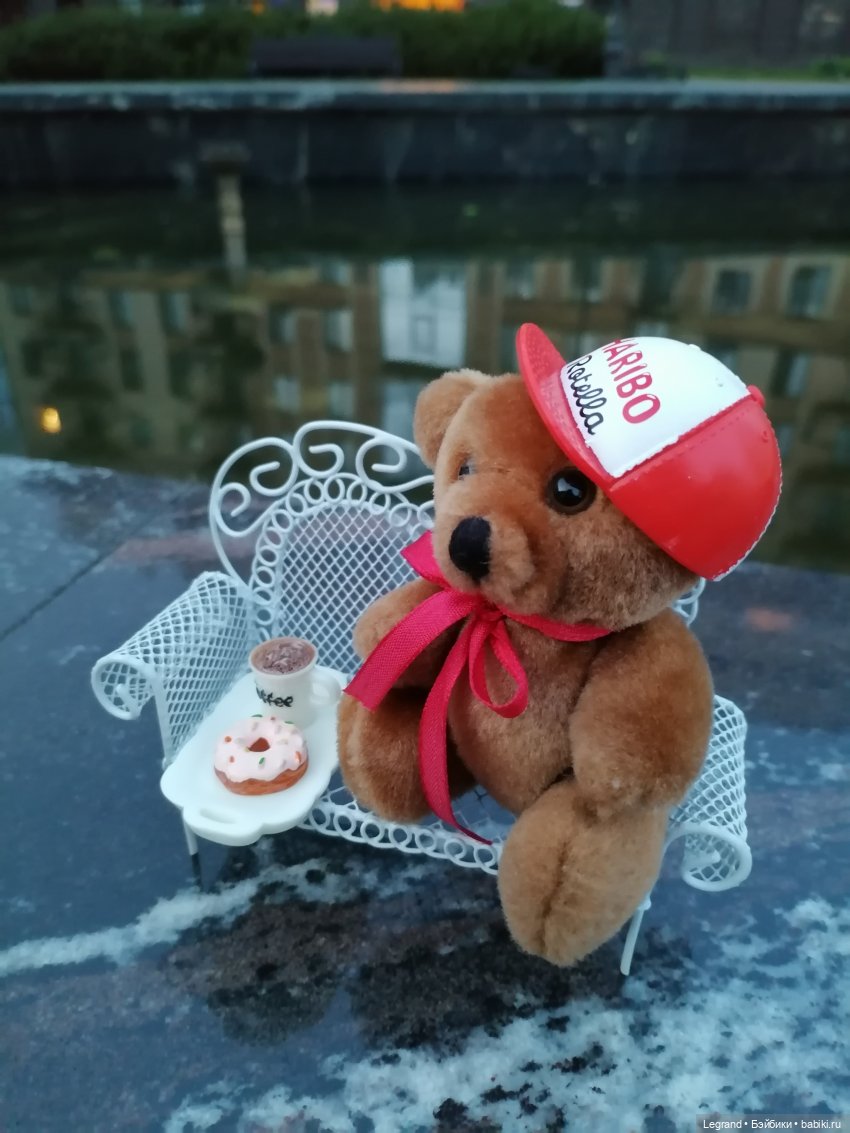 Из жизни моих мишек: Мишель и вечерний кофе в Парадном
