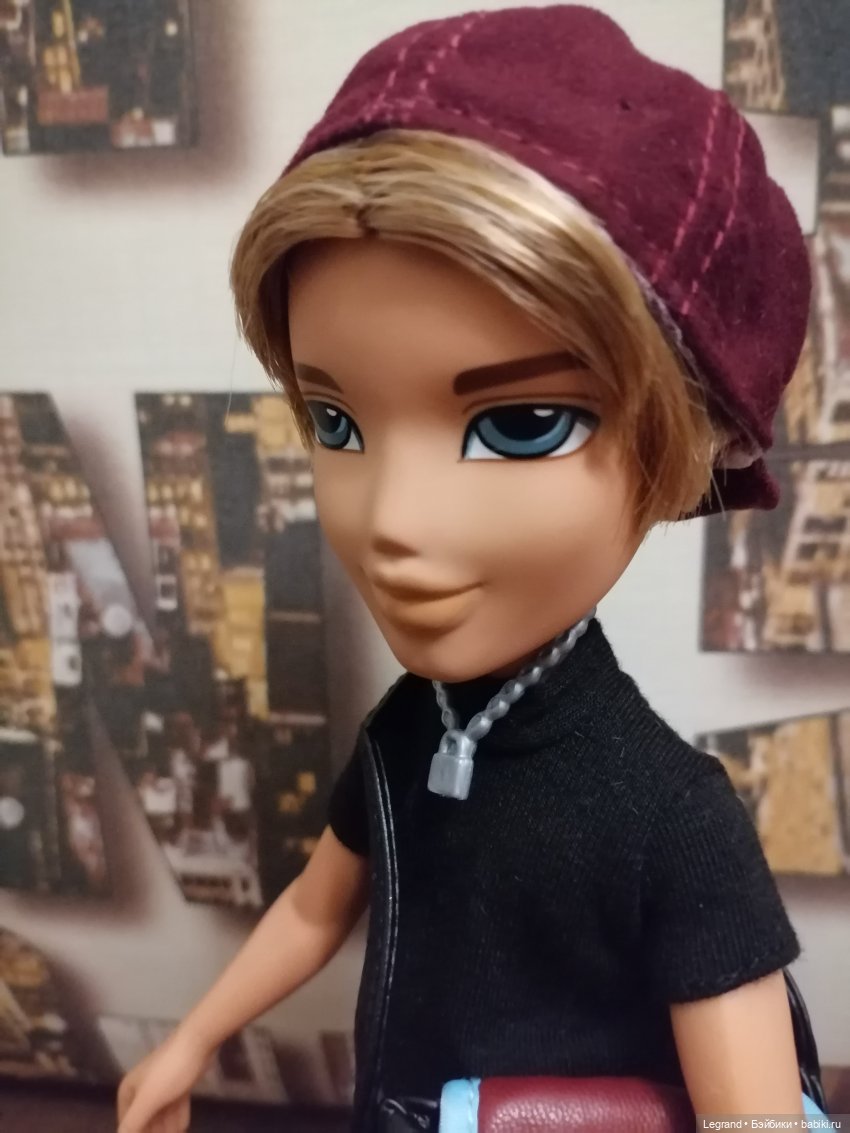 Лурения: винтажный Эйтан и новый Bratz Cameron