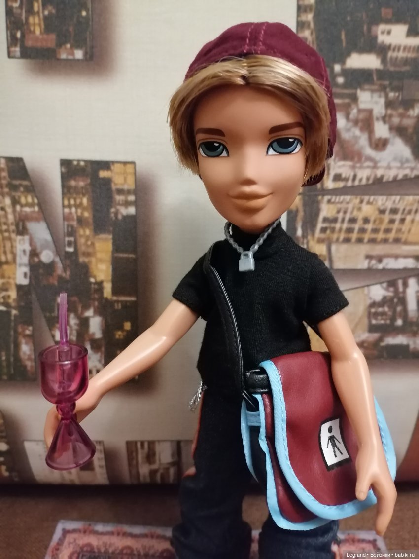 Лурения: винтажный Эйтан и новый Bratz Cameron