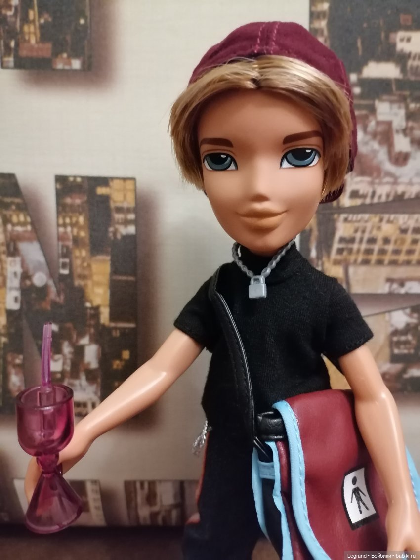 Лурения: винтажный Эйтан и новый Bratz Cameron