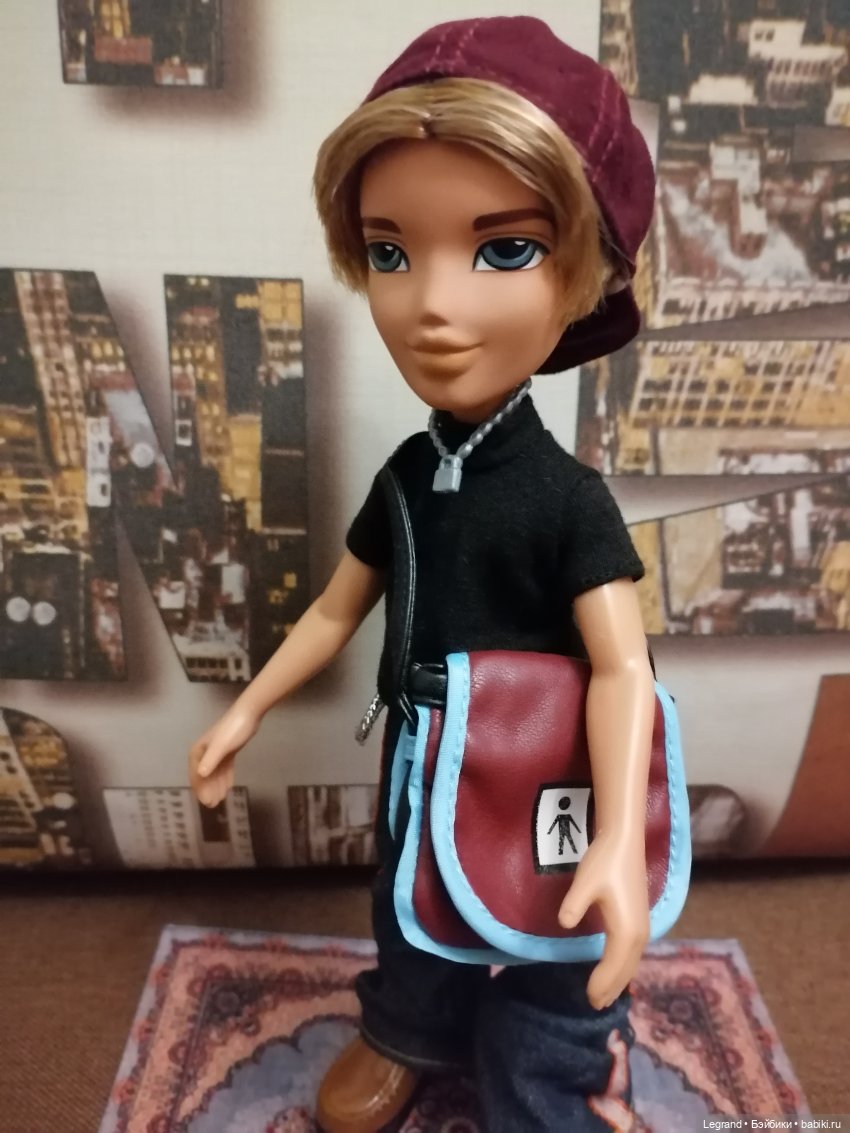 Лурения: винтажный Эйтан и новый Bratz Cameron