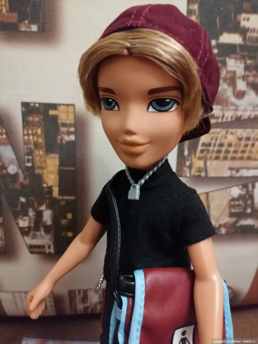 Лурения: винтажный Эйтан и новый Bratz Cameron