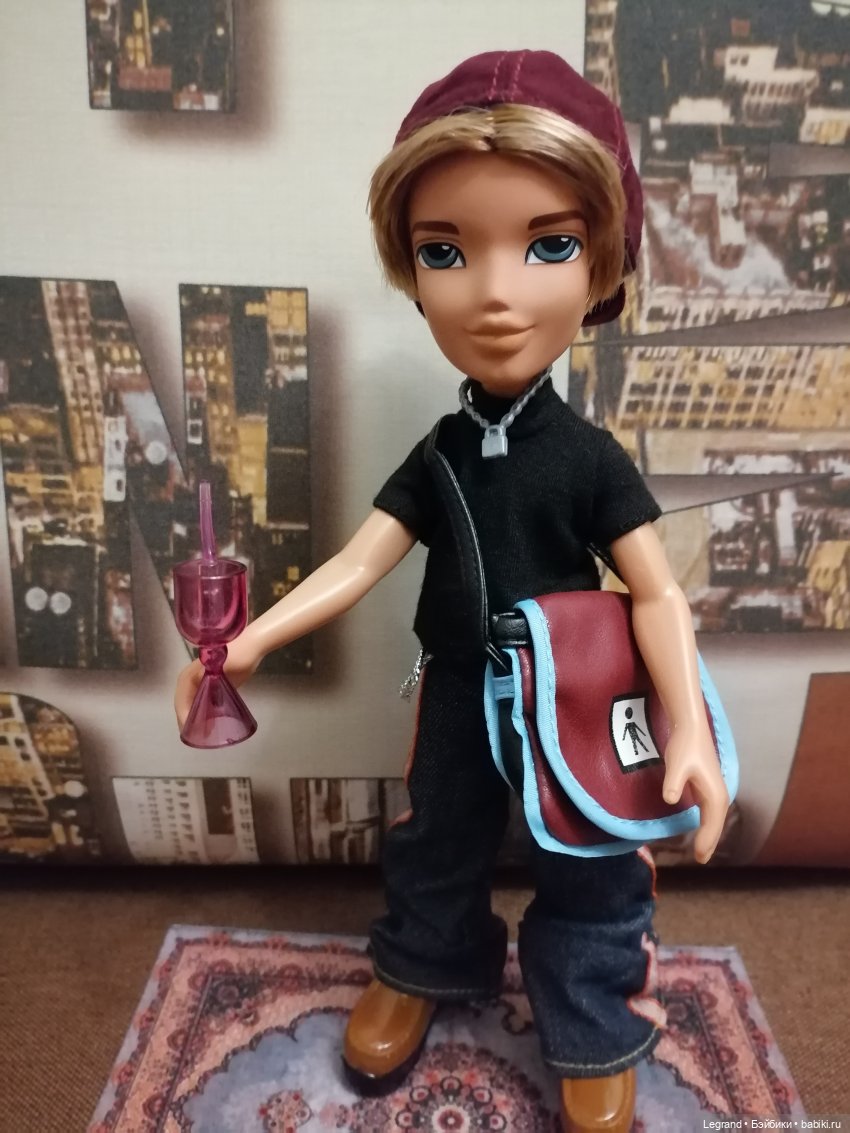 Лурения: винтажный Эйтан и новый Bratz Cameron