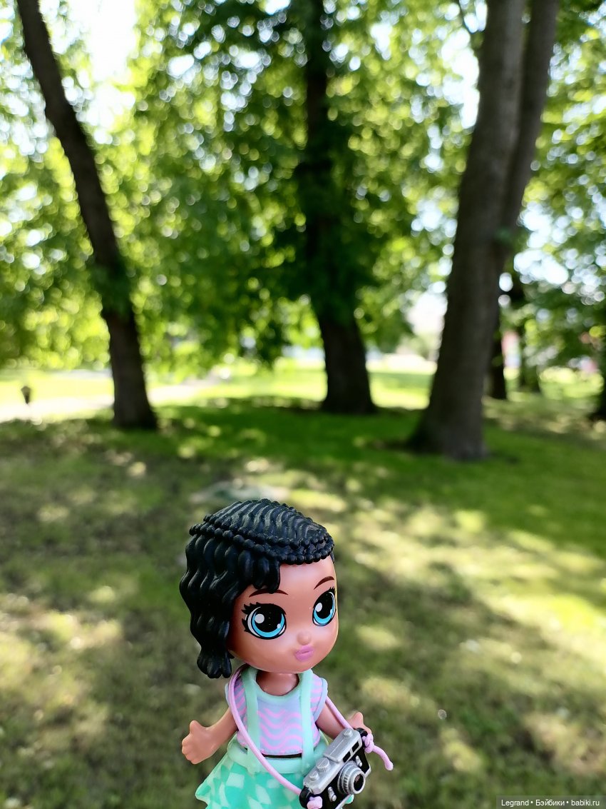 Санкт-Петербург: Берен у фонтана возле музея "Мир воды"