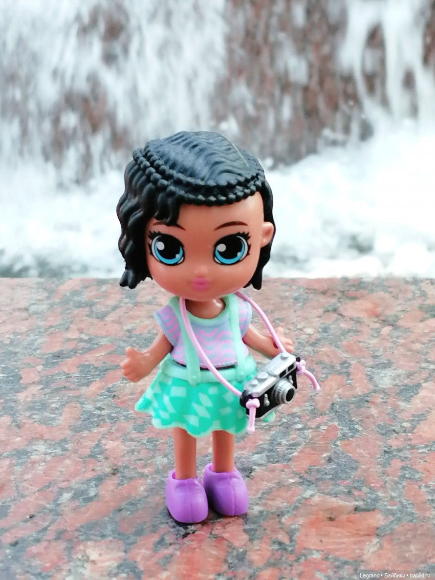 Санкт-Петербург: Берен у фонтана возле музея "Мир воды"