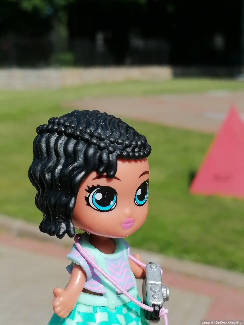 Санкт-Петербург: Берен у фонтана возле музея "Мир воды" (фото 7)