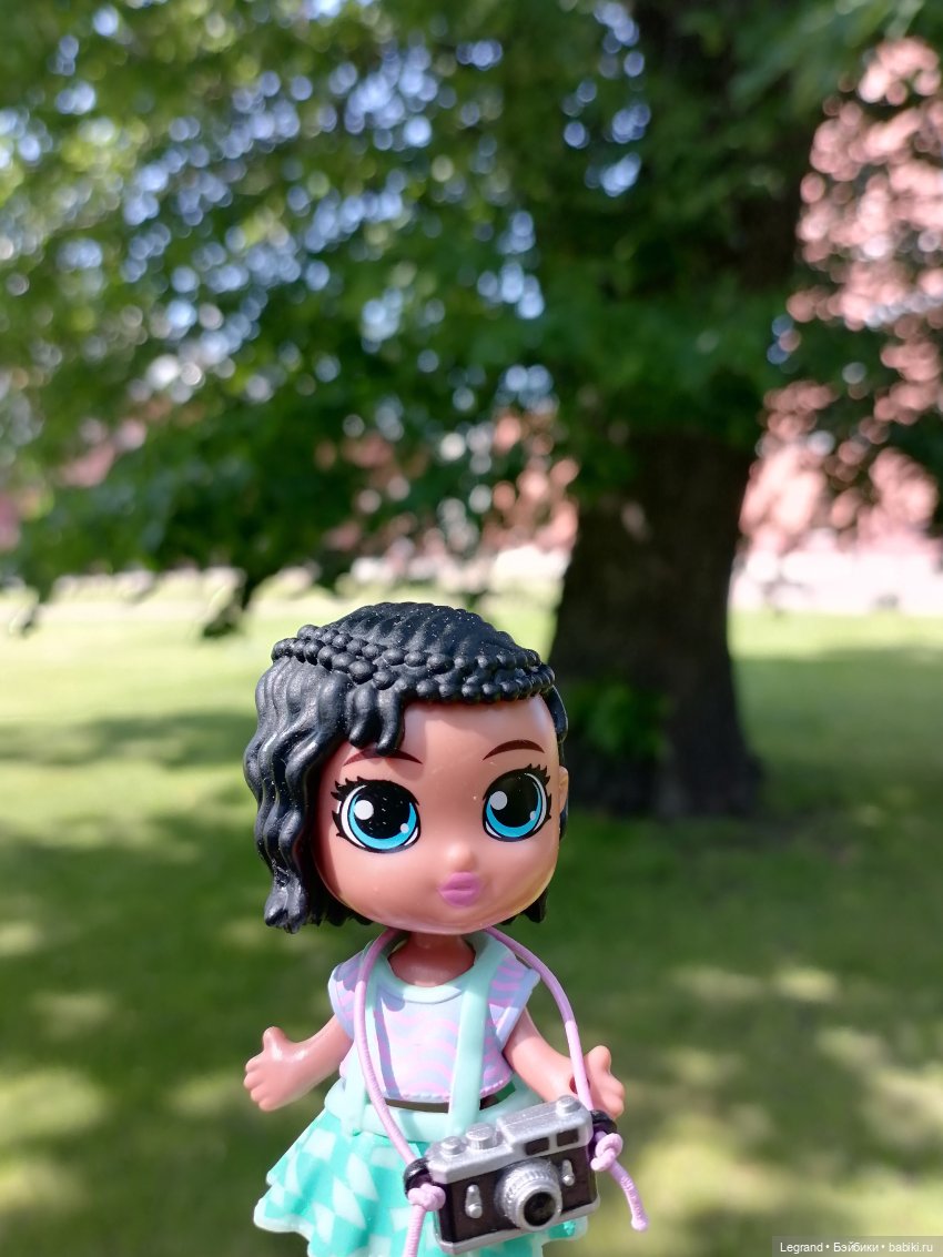 Санкт-Петербург: Берен у фонтана возле музея "Мир воды"