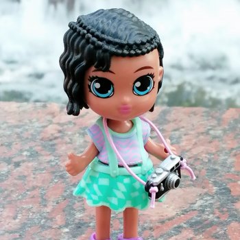 Санкт-Петербург: Берен у фонтана возле музея "Мир воды"