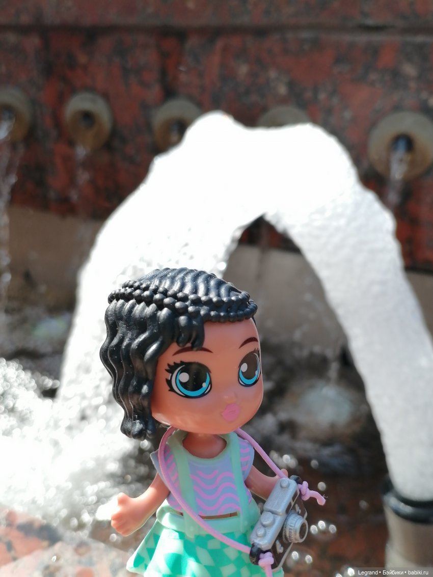 Санкт-Петербург: Берен и фламинго у фонтана и на набережной Невы (фото 9)