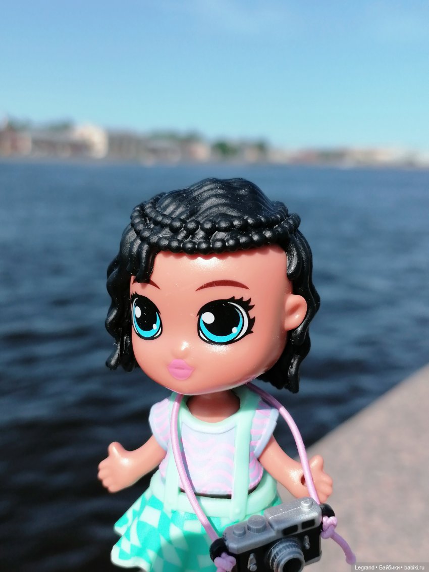 Санкт-Петербург: Берен и фламинго у фонтана и на набережной Невы