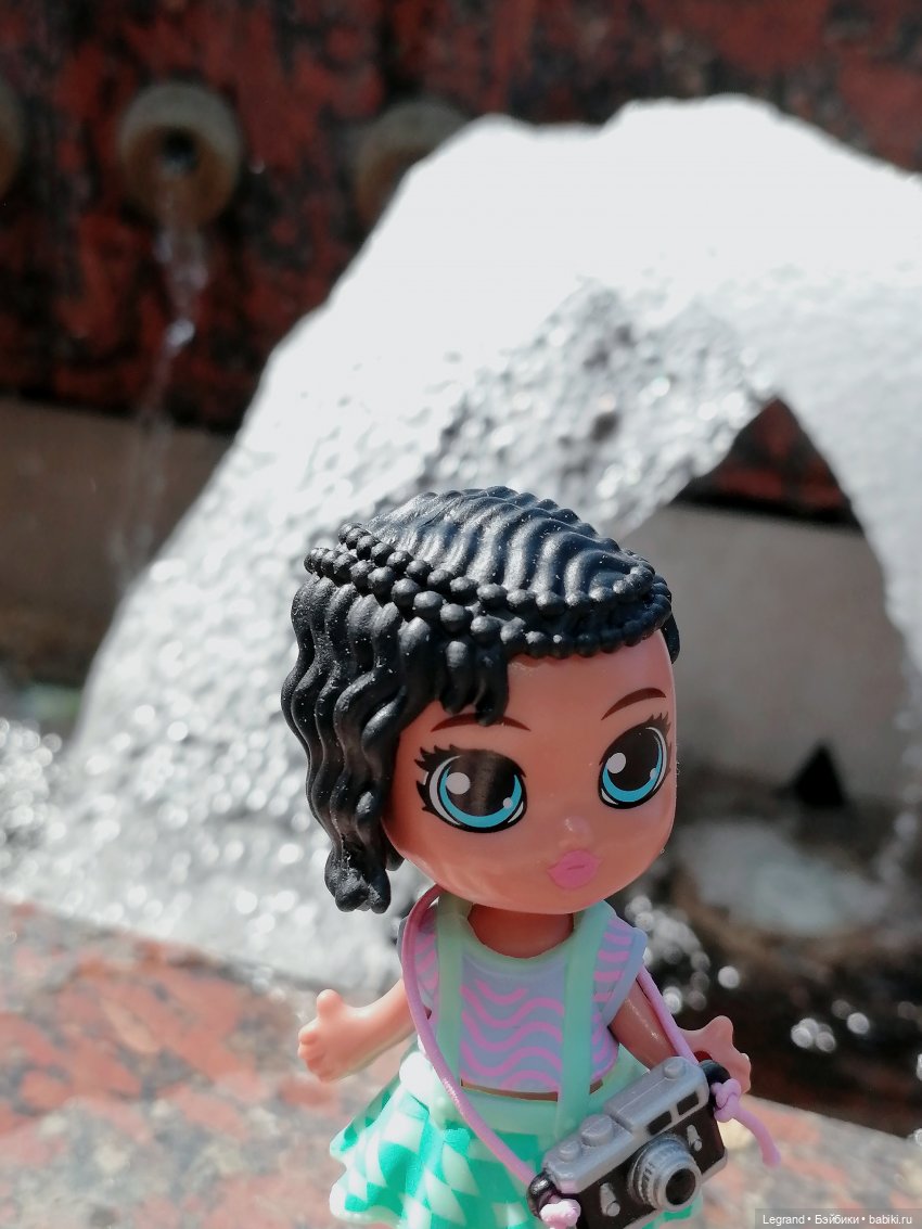 Санкт-Петербург: Берен и фламинго у фонтана и на набережной Невы (фото 10)