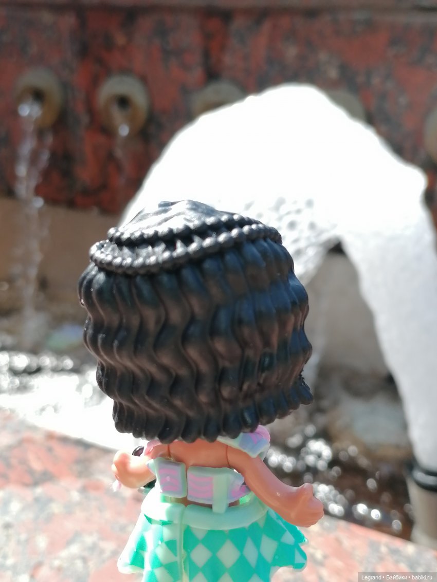 Санкт-Петербург: Берен и фламинго у фонтана и на набережной Невы (фото 8)