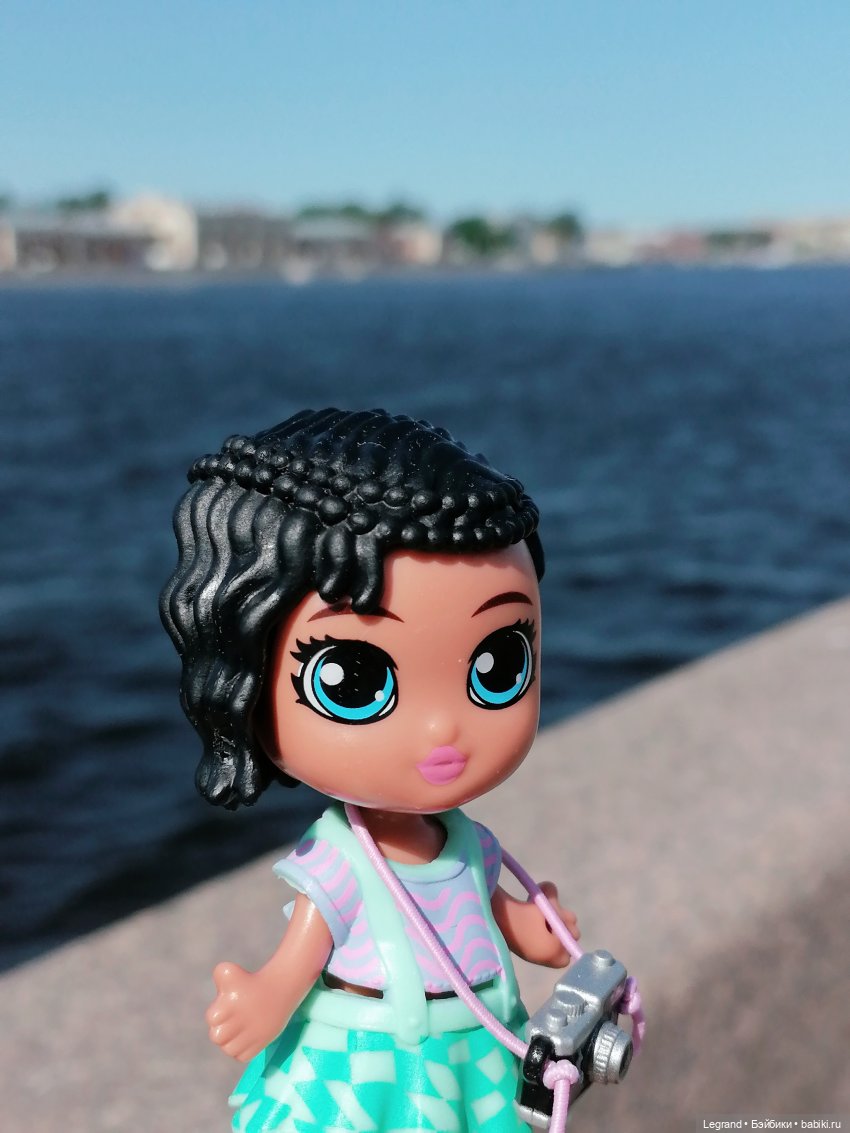 Санкт-Петербург: Берен и фламинго у фонтана и на набережной Невы