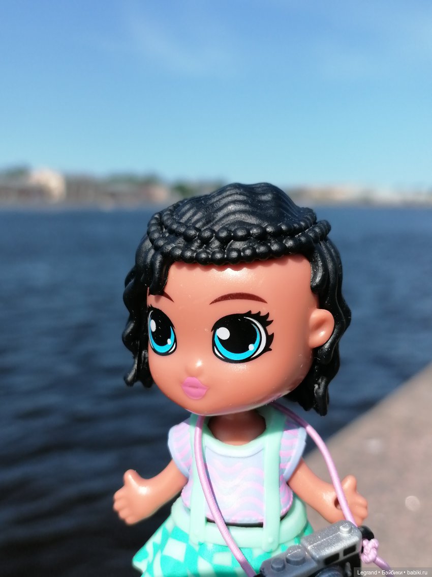 Санкт-Петербург: Берен и фламинго у фонтана и на набережной Невы