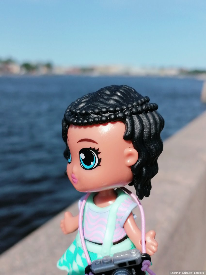 Санкт-Петербург: Берен и фламинго у фонтана и на набережной Невы