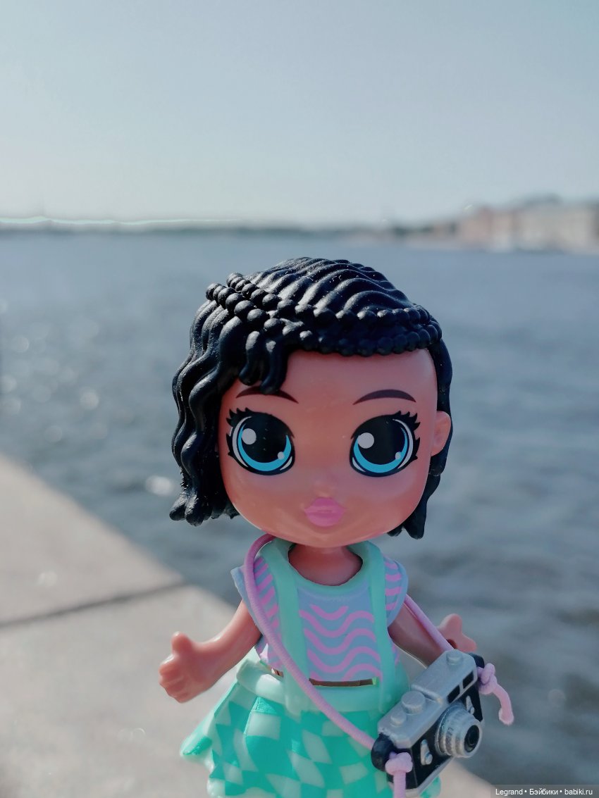 Санкт-Петербург: Берен и фламинго у фонтана и на набережной Невы