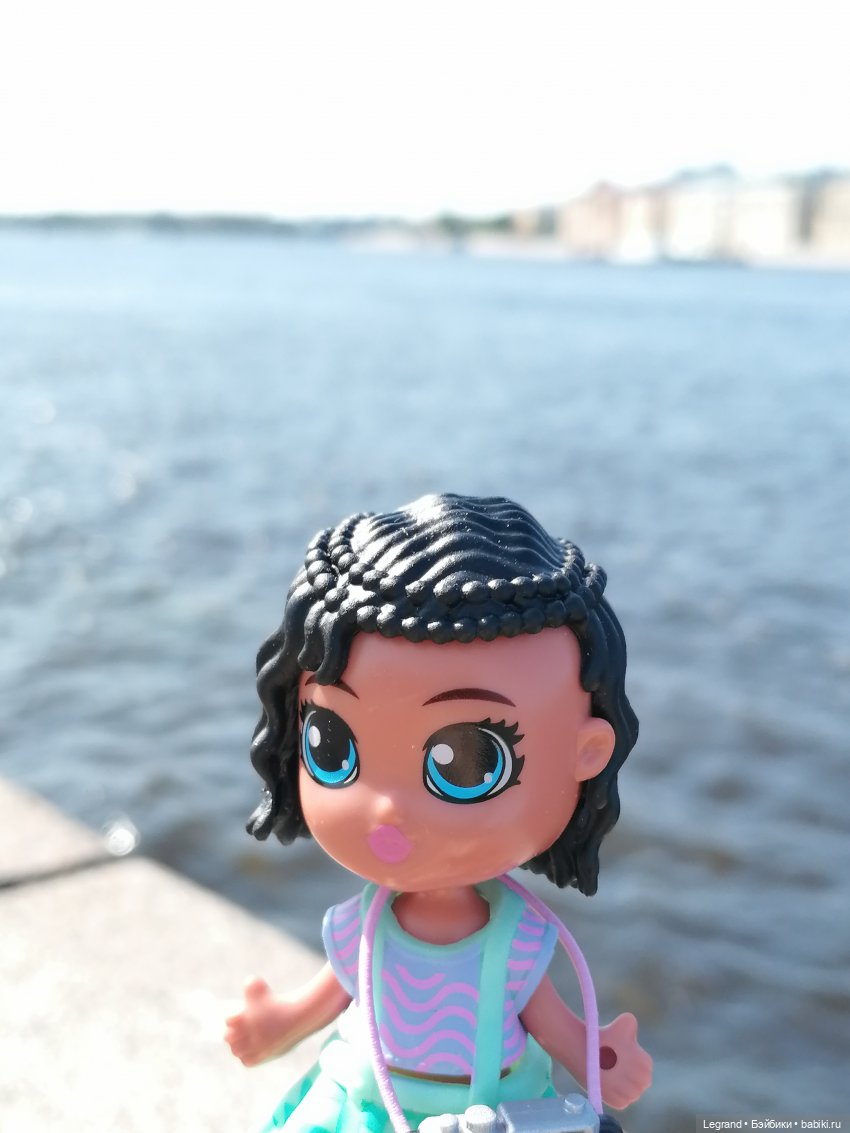 Санкт-Петербург: Берен и фламинго у фонтана и на набережной Невы